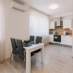Skau 1 Old Town Family & Business Free Parking Bratislava
