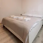 Skau 1 Old Town Family & Business Free Parking * Bratislava