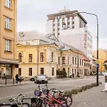 Skau 1 Old Town Family & Business Free Parking *