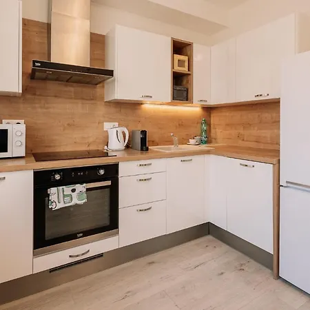 Skau 1 Old Town Family & Business Free Parking Lägenhet