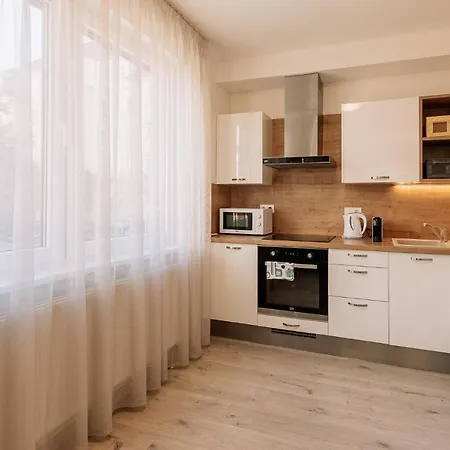 Skau 1 Old Town Family & Business Free Parking * Bratysława