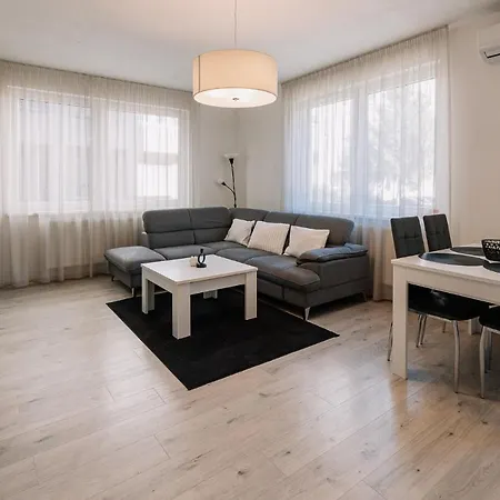 Skau 1 Old Town Family & Business Free Parking Apartmán Bratislava