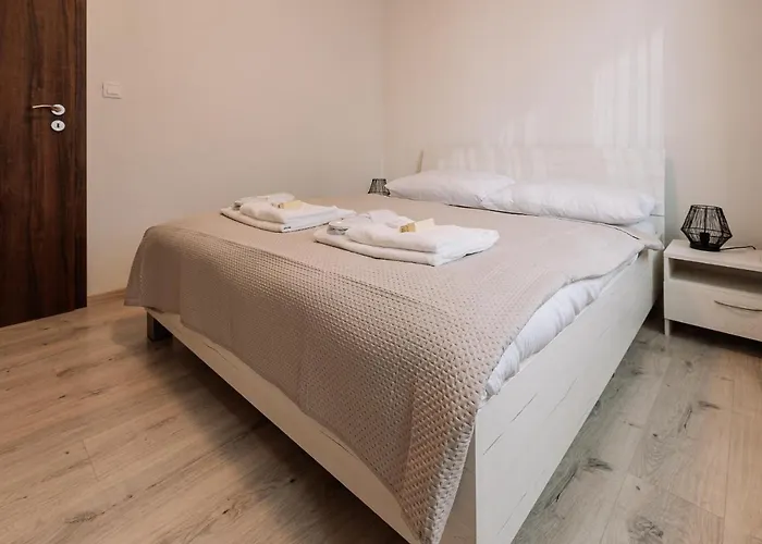 Skau 1 Old Town Family & Business Free Parking * Bratislava