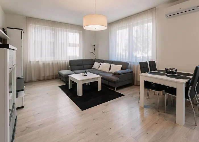 Skau 1 Old Town Family & Business Free Parking Apartmán Bratislava