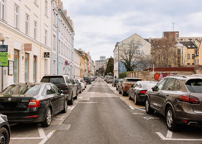 Skau 1 Old Town Family & Business Free Parking * Bratislava