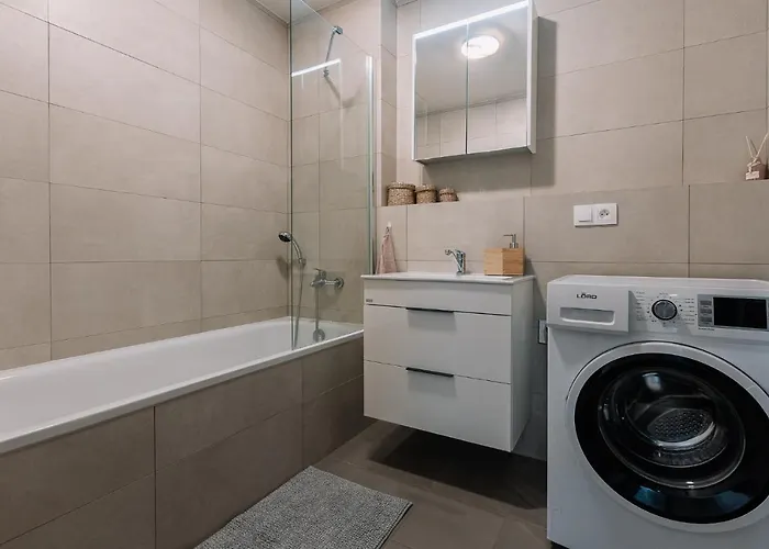 Skau 1 Old Town Family & Business Free Parking アパート *