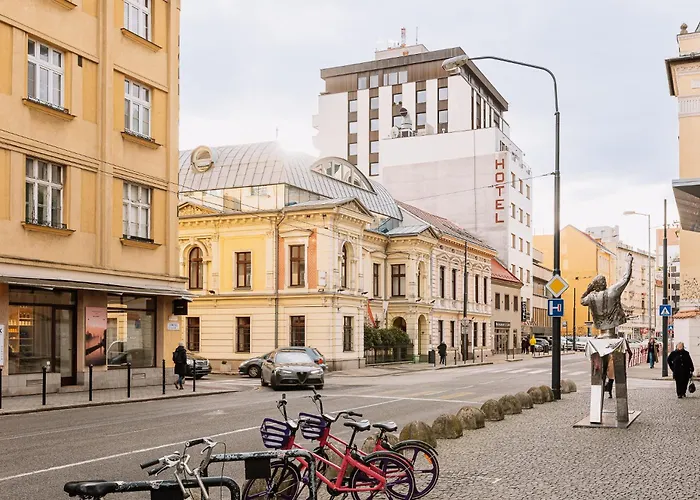 Skau 1 Old Town Family & Business Free Parking *